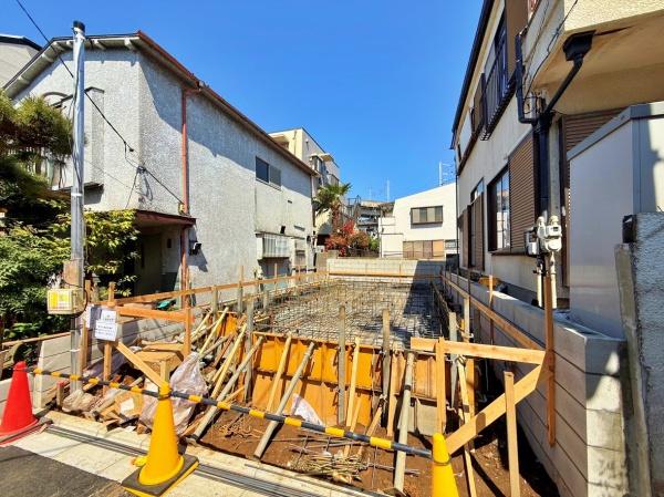 品川区新築戸建　リビング階段　南面バルコニー