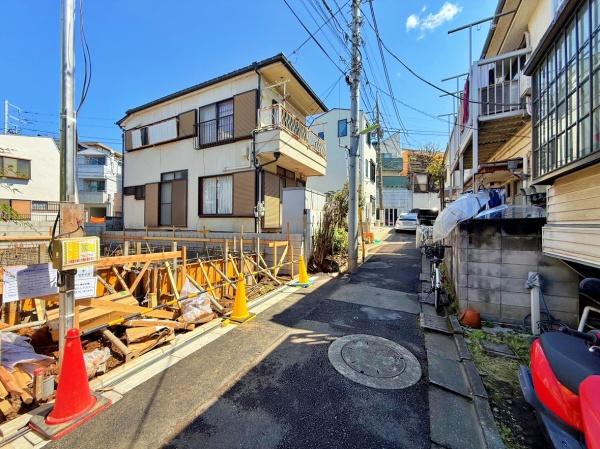 品川区新築戸建　リビング階段　南面バルコニー