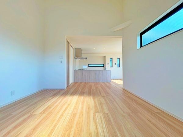 旭区新築戸建ビルトイン車庫LDK19帖駅歩5分(リビング)