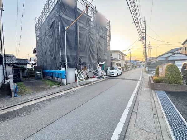 【2号棟】大和市新築戸建ビルトイン車庫リビング階段