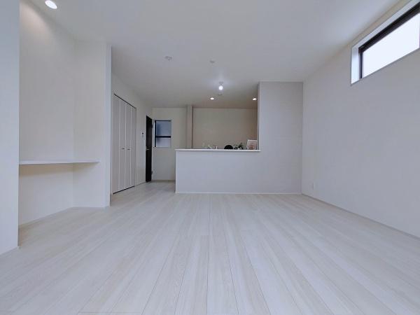 【2号棟】川崎市新築戸建対面キッチンビルトイン車庫