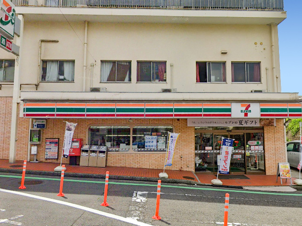 金沢区新築戸建ビルトイン車庫ルーバル駅徒2分(セブンイレブン横浜富岡西1丁目店)