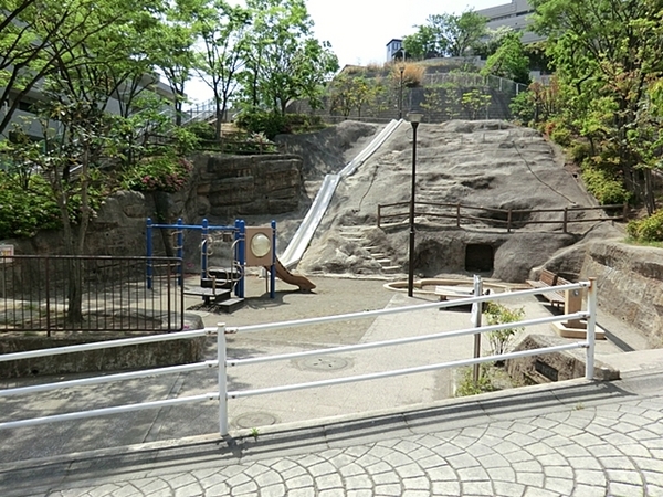 金沢区新築戸建ビルトイン車庫ルーバル駅徒2分(富岡西七丁目公園)