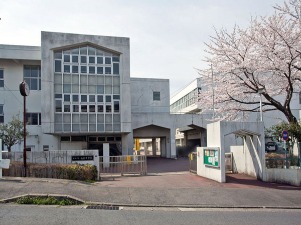 【1号棟】旭区新築戸建2台駐車可床暖房和室吹抜け(横浜市立旭北中学校)