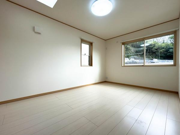 三浦郡葉山町長柄の中古一戸建て