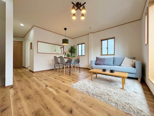 座間市中古戸建　駅歩7分　リフォーム済　リビング階段
