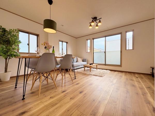 座間市中古戸建　駅歩7分　リフォーム済　リビング階段
