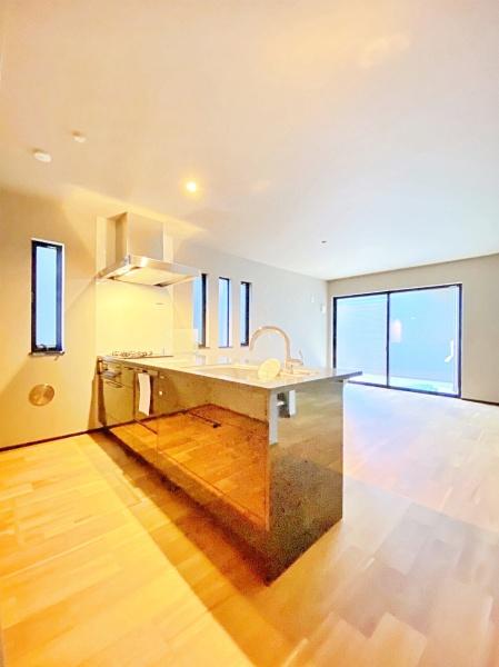 【16号棟】鶴見区新築戸建　ルーフバルコニー