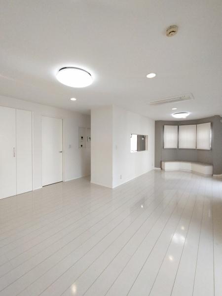 港北区中古戸建　LDK20帖　角地　対面キッチン　書斎