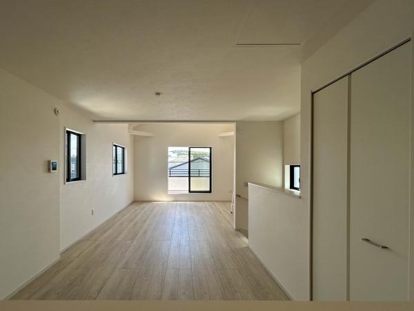 【1号棟】葉山町新築戸建カースペ2台吹抜け納戸