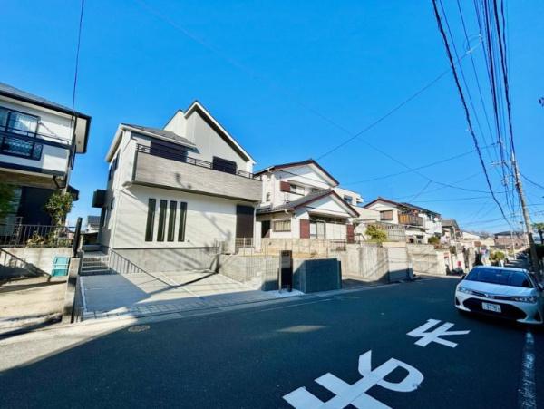 【1号棟】横須賀市新築戸建2台駐車可能和室吹抜け