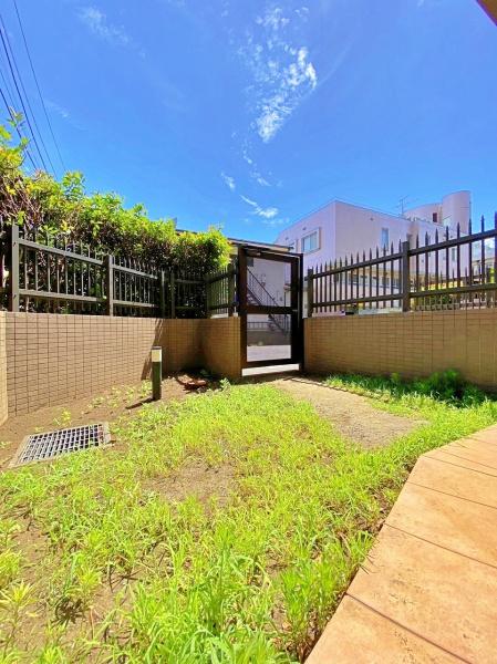 ナイスステージ川崎ブライトピア　専用庭　吹抜け