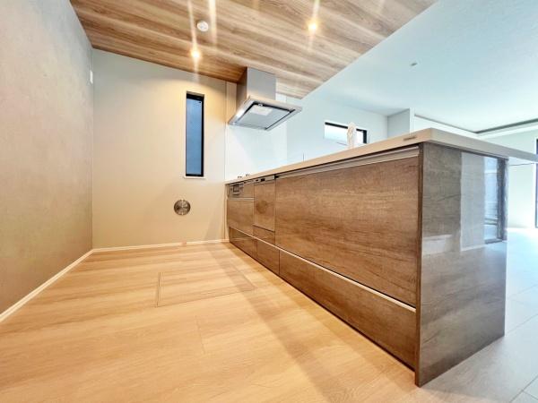 【2号棟】保土ケ谷区新築戸建　LDK18帖　ルーバル
