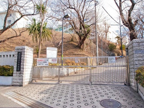 サンピア杉田【眺望◎】【駅徒8分】【平坦】(横浜市立浜中学校)