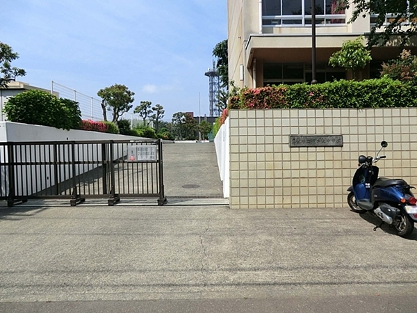 【B号棟】藤沢市新築戸建2台駐車可WICSIC(藤沢市立滝ノ沢中学校)