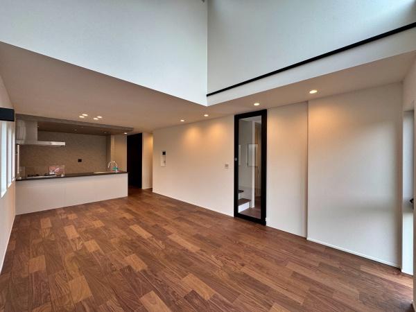 【B号棟】海老名市新築戸建WICパントリーLDK20帖