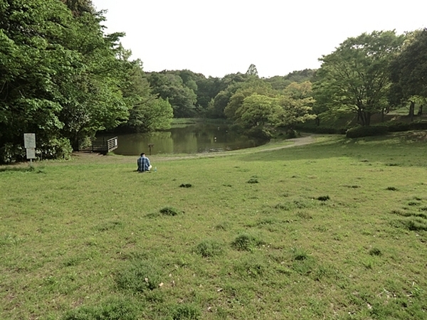港北ニュータウンけやきが丘10号棟(鴨池公園)