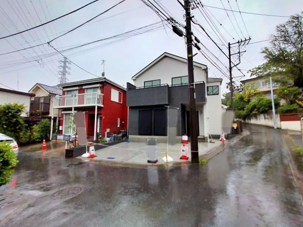 泉区新築戸建　LDK18帖　2台駐車可　ロフト　吹抜け