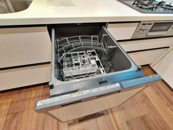 泉区新築戸建　LDK18帖　2台駐車可　ロフト　吹抜け