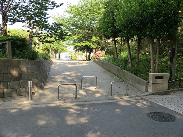 【1号棟】金沢区新築戸建2駐車可吹抜け和室(片吹公園)