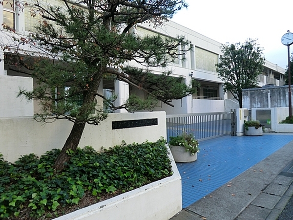 横浜市青葉区元石川町 新築分譲住宅 全6棟 3号棟(横浜市立あざみ野中学校)