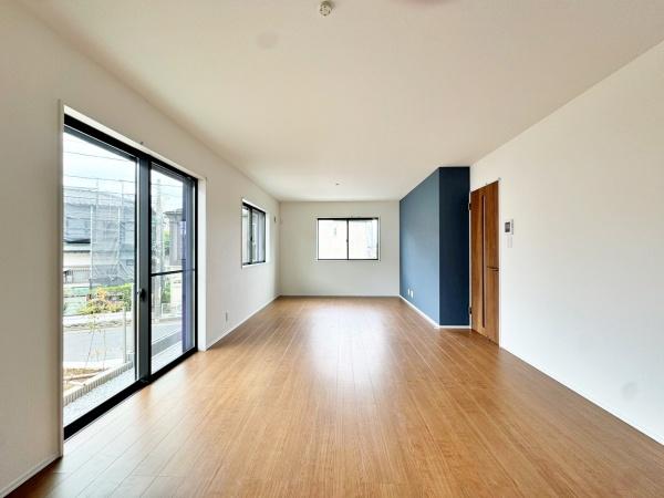 【1号棟】藤沢市新築戸建　LDK19帖　パントリー