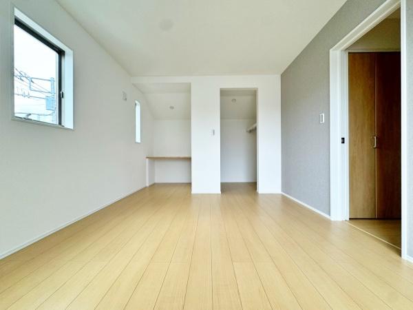 【2号棟】藤沢市新築戸建　LDK19帖　パントリー