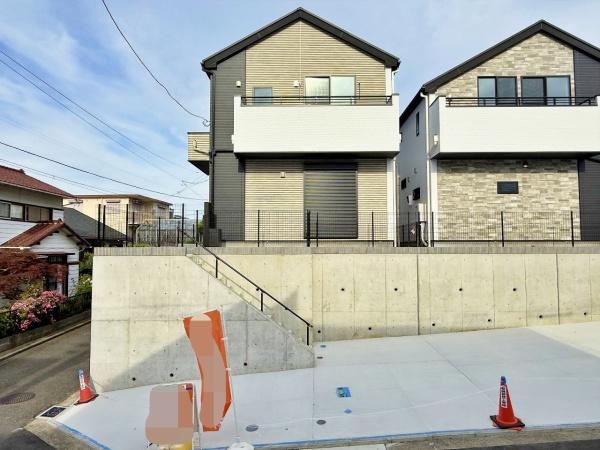 【1号棟】金沢区新築戸建　LDK20帖　WIC　リビング階段