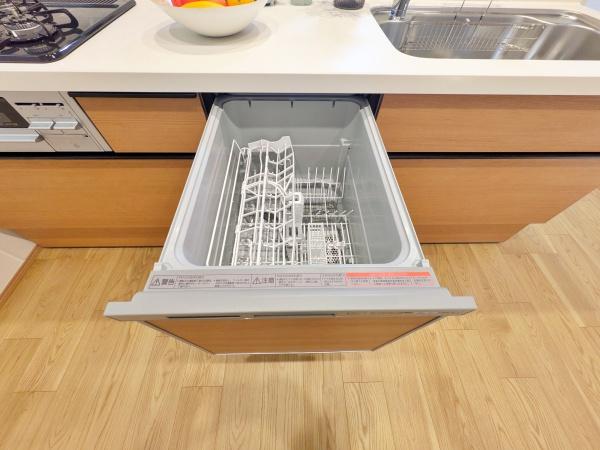 【2号棟】大田区新築戸建　書斎　床暖房　納戸