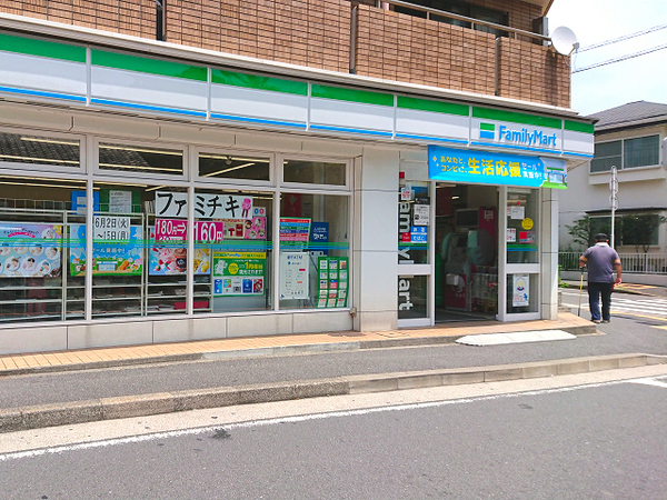 【3号棟】中区新築戸建リビング階段 納戸(ファミリーマート本牧大里町店)