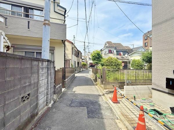 【3号棟】中区新築戸建リビング階段　納戸