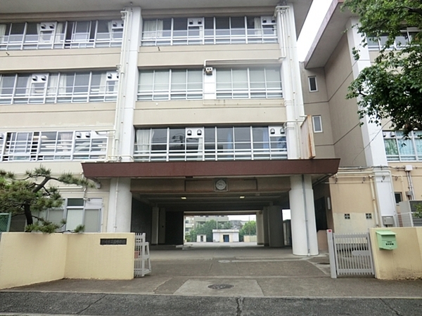 【1号棟】川崎市新築戸建ビルトイン車庫納戸WIC(川崎市立菅中学校)