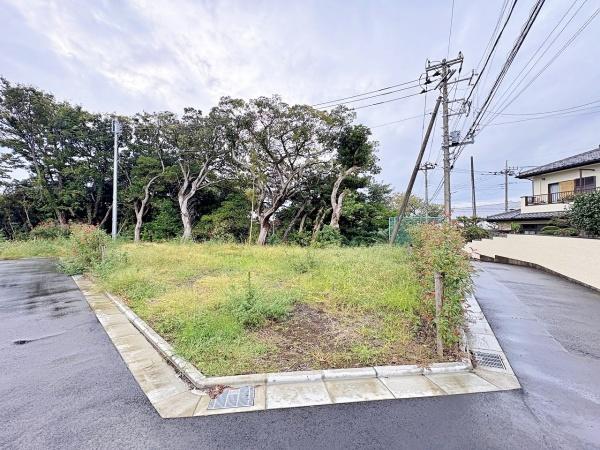 【A区画】藤沢市売地　建築条件なし　2台駐車可　角地