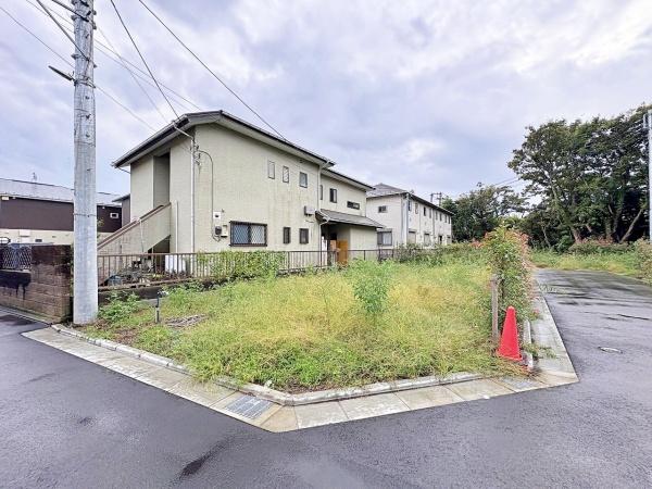 【B区画】藤沢市売地　建築条件なし　2台駐車可　角地