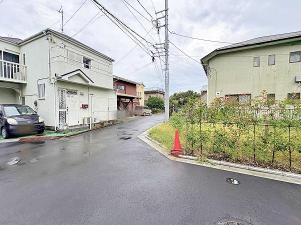 【B区画】藤沢市売地　建築条件なし　2台駐車可　角地