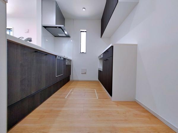 【1号棟】横須賀市新築戸建パントリー角地
