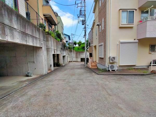 磯子区中古戸建駅徒5分大型地下車庫2台駐車可