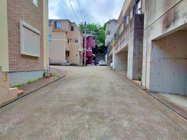 磯子区中古戸建駅徒5分大型地下車庫2台駐車可