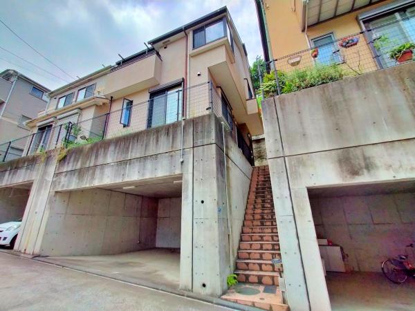 横浜市磯子区磯子３丁目の中古一戸建て