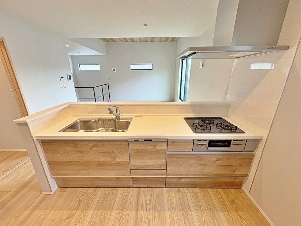 【1号棟】神奈川区新築戸建　ビルトイン車庫　吹抜