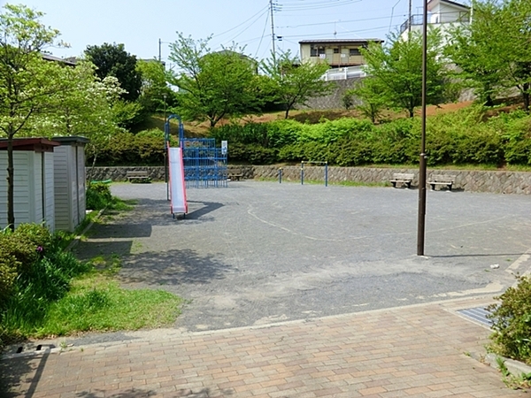 【2号棟】神奈川区新築戸建 ビルトイン車庫 吹抜(三ツ沢中町北公園)