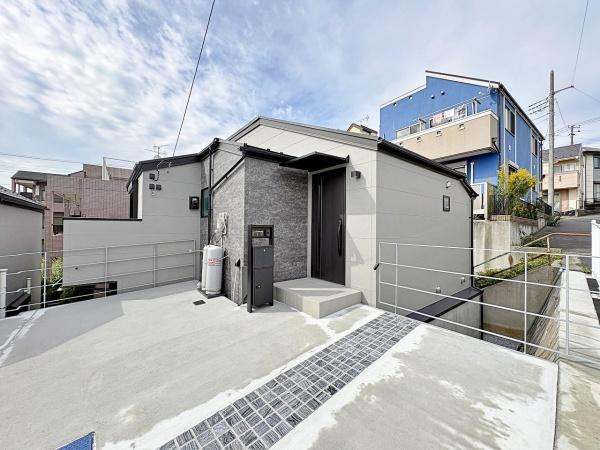 【2号棟】神奈川区新築戸建 ビルトイン車庫 吹抜