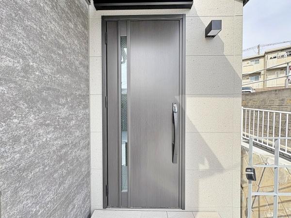 【2号棟】神奈川区新築戸建 ビルトイン車庫 吹抜(玄関)