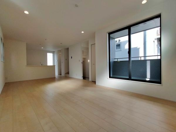 【2号棟】大和市新築戸建　LDK20帖　ビルトイン車庫