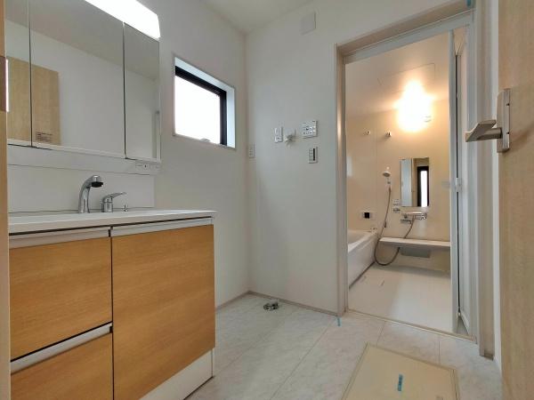 【2号棟】大和市新築戸建　LDK20帖　ビルトイン車庫