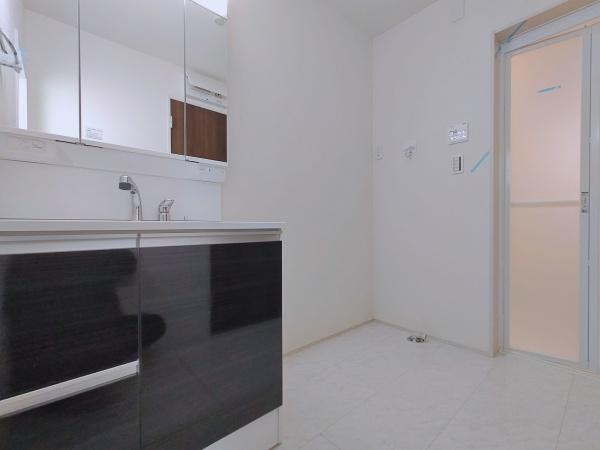 【1号棟】都筑区新築戸建ビルトイン車庫納戸