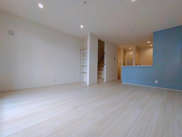 【2号棟】都筑区新築戸建ビルトイン車庫納戸
