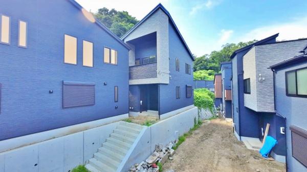【2号棟】栄区新築戸建　WIC　納戸　南面バルコニー