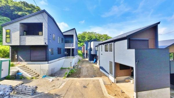 【3号棟】栄区新築戸建　LDK18帖　吹抜け　3台駐車可