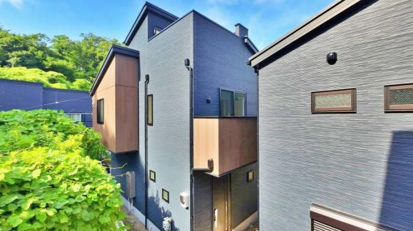 【3号棟】栄区新築戸建　LDK18帖　吹抜け　3台駐車可